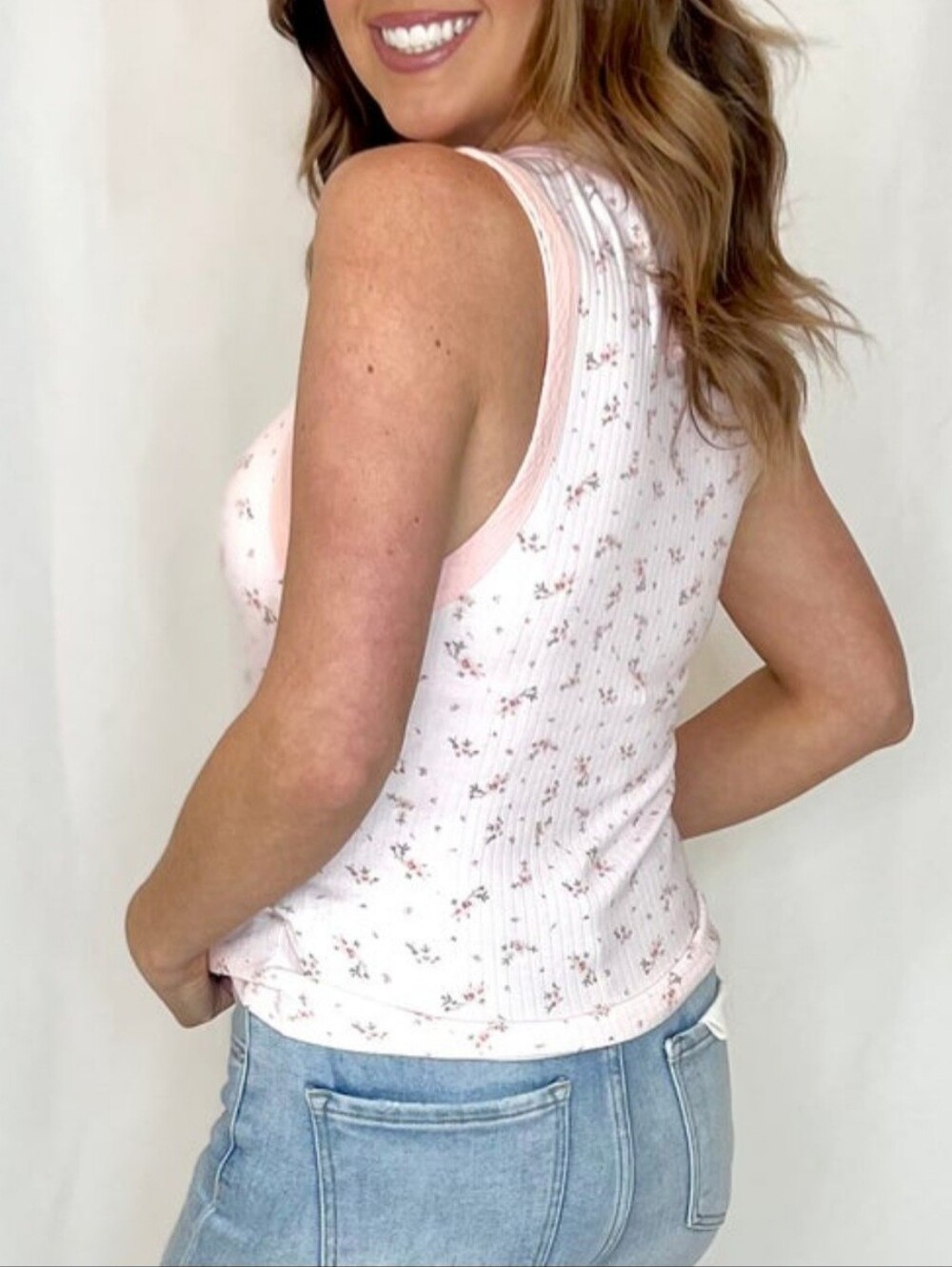 POL Ribbed Floral Tank - Picture 2 of 3